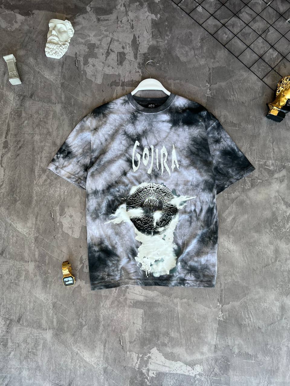 Чоловіча Футболка Біла - Чорна Оверсайз Тай-Дай з Принтом "Gojira"