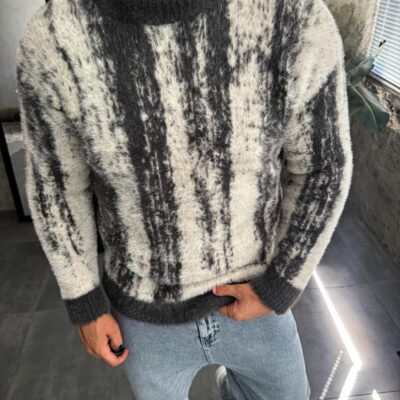 Чоловічий Пухнастий Сірий Светр Вільного Крою в Принт