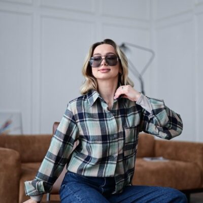 Жіноча Вільна Байкова Блакитна Сорочка в Клітинку