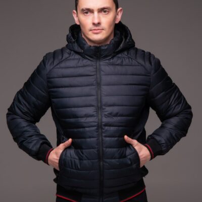 Чоловіча Демісезонна Стьобана Темно-Синя Куртка з Капюшоном та Червоними Смужками