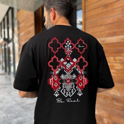 Чоловіча Чорна Футболка Оверсайз з Яскравою Вишивкою на Спині